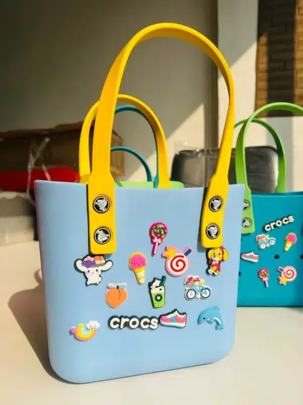 Crocs Medium Beach Bag – Stylish Silicone Tote with Charms - Image 2